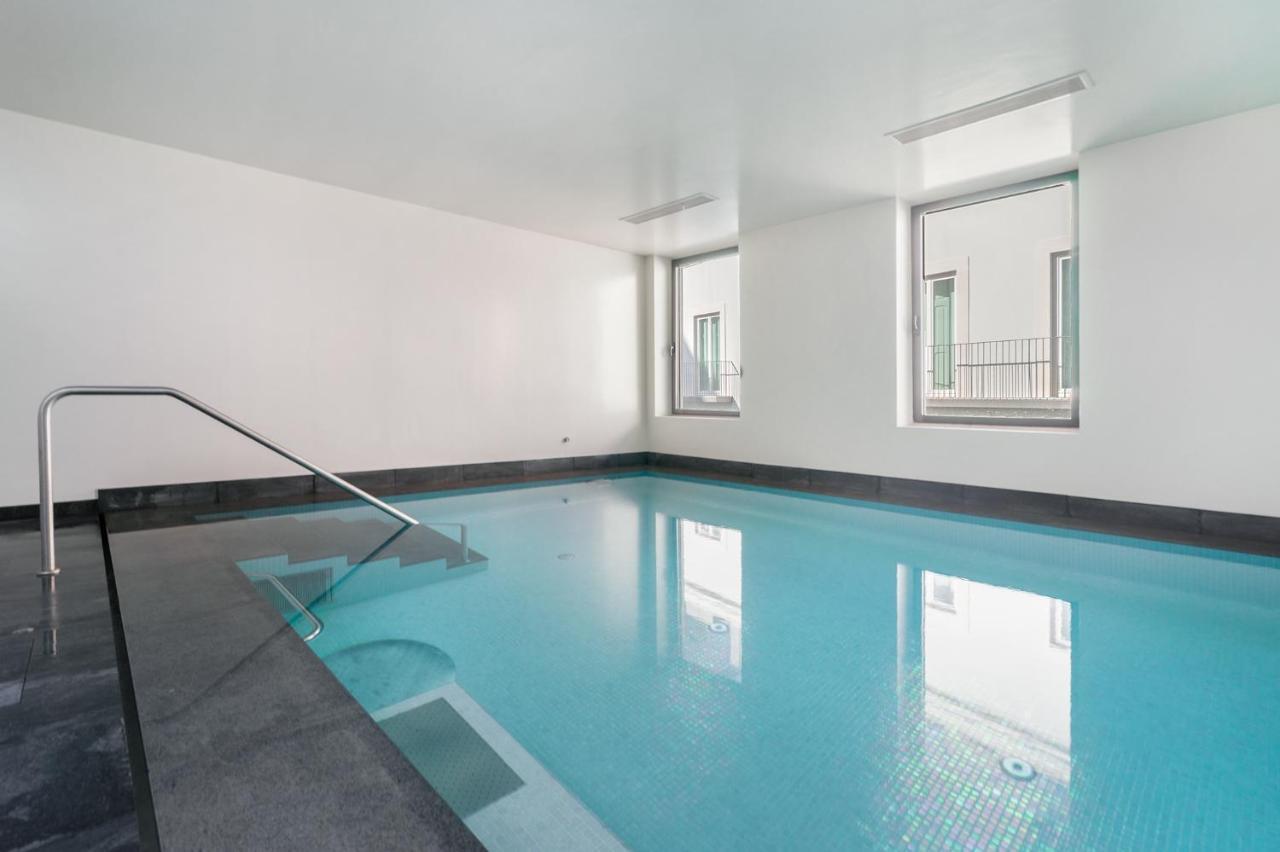 WHome | Av. da Liberdade Deluxe Apartment w/ S-Pool, Gym&Parking Lissabon Buitenkant foto