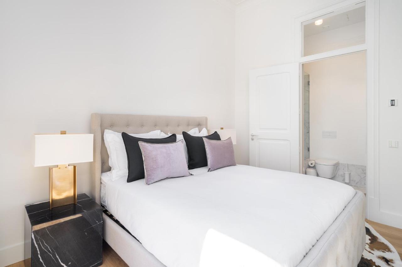 WHome | Av. da Liberdade Deluxe Apartment w/ S-Pool, Gym&Parking Lissabon Buitenkant foto